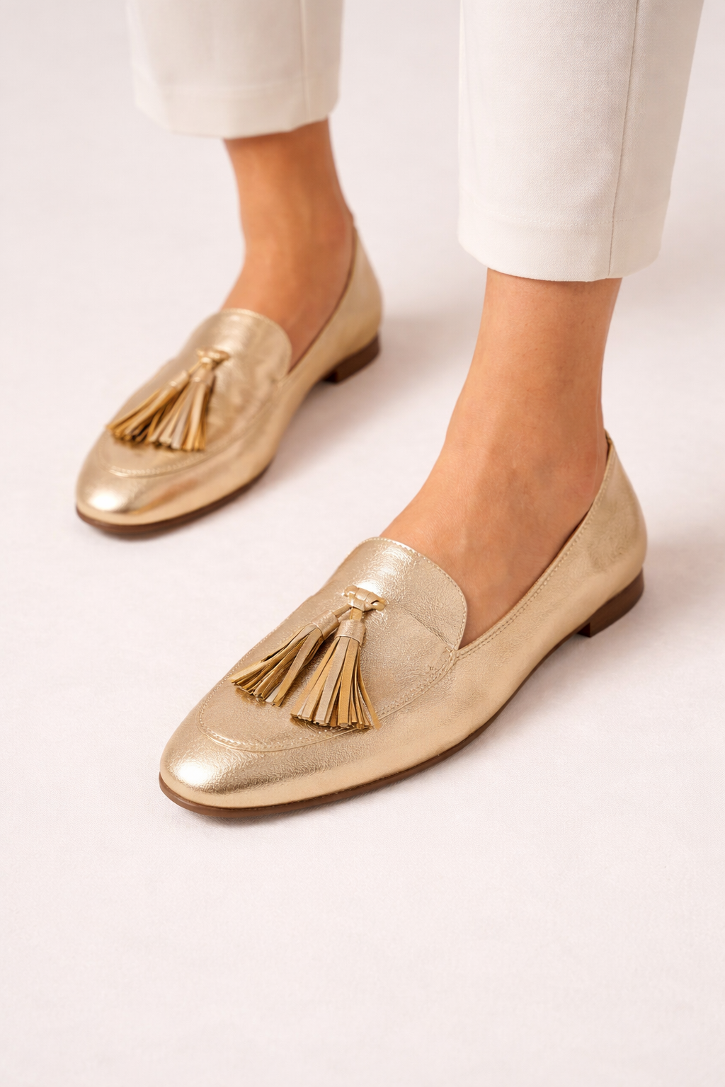 Flat Slippers With Metallic Effect And Tassel Detail Slip On